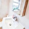 Отель 3-bed House in London Garden & Free Parking, фото 6