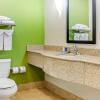 Отель Sleep Inn & Suites Airport, фото 10