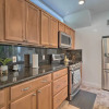 Отель Modern 2 Bd + Loft Getaway < 9 Mi to Dtwn!, фото 12