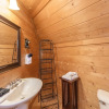Отель Something Extra 2 Bedroom Cabin by Redawning, фото 17