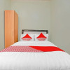 Отель OYO 90804 Oma Uti Homestay Syariah, фото 28