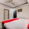 Отель Samrat By OYO Rooms, фото 23