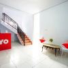 Отель OYO 1064 Manado Airport Homestay, фото 16