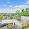 Отель Kingsland Contemporary 2BR with Carpark, фото 17