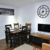 Отель Convenient 3 Bedroom Home Fast Wi-Fi Free Parking, фото 7