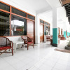 Отель RedDoorz Plus near Alun Alun Selatan, фото 2