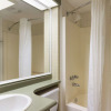 Отель Travelodge by Wyndham Langley, фото 9