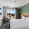 Отель Holiday Inn Express And Suites Queenstown, an IHG Hotel, фото 42