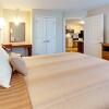 Отель Candlewood Suites Watertown Fort Drum, an IHG Hotel, фото 3