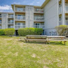 Отель Carolina Beach Condo w/ Community Pool, фото 16