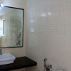 Отель Modern Apartment With Terrace - CM001, фото 10