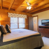 Отель Cherokee Winds 2 Bedroom Cabin by RedAwning, фото 6