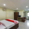 Отель OYO 438 Sarala Residence Hotel, фото 3