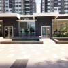 Отель Del’s Guesthouse @ Southville Same Level with Pool fits 8, фото 1