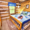 Отель New Song Appalachian Chink Style Cabin features Foosball and Air Hockey Table by RedAwning, фото 11