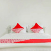 Отель OYO Golden White HouseNear Mall Panakkukang, фото 18