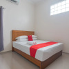 Отель RedDoorz Syariah Plus @ Perintis Guesthouse Tasikmalaya, фото 9