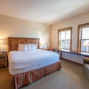 Отель Beautifully Renovated Two Bedroom Condo with a Balcony in Mountaineer Square 2 Condo - No Cleaning F, фото 3
