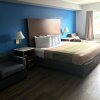 Отель Econo Lodge Inn & Suites, фото 24