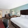 Отель La Quinta Inn N Suites Knoxville Airport, фото 7