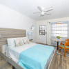 Отель Tropic Isle Hotel and Apartment, фото 4