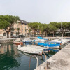 Отель Snug Holiday Home in Salò With Balcony, фото 20