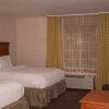 Отель Candlewood Suites Logan, an IHG Hotel, фото 1