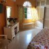 Отель Whistling Villa Runaway Bay, фото 6