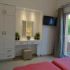 Отель Makis Louvlis Apartments & Studios, фото 4