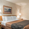 Отель Econo Lodge  Inn & Suites Lake Of The Ozarks, фото 5