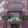 Отель YL Hotel, фото 1