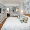 Отель JOIVY Charming 1BR flat w Patio in the Heart of Pimlico, фото 7