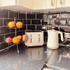 Отель Immaculate 2-bed House in Potters Bar, фото 8