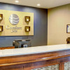 Отель Comfort Inn & Suites North Greenfield, фото 2