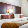 Отель Comfort Suites Woodland - Sacramento Airport, фото 6