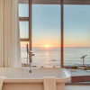 Отель Luxury Camps Bay Villa With Incredible Ocean Views Apostles Edge, фото 9
