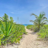 Отель Hutchinson Island Cottage: Steps to the Beach, фото 15