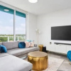 Отель Luxurious 2bed 2bath APT With Parking@southport, фото 13