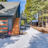 Отель Westwood Cabin: Lake Almanor Across the Street!, фото 1