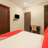 Отель OYO 14266 Flagship Serilingampally, фото 20