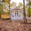Отель Little Lodge With Hot Tub on the Back Deck by Redawning, фото 5