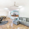 Отель ZEN FORESHORE - 2 Bedroom Apt with Pool, фото 11
