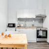 Отель Sanders Home Suites - Cozy Street-view Studio, фото 5