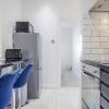 Отель Stunning Top 2 Bed Flat Tilbury Central Location, фото 12