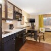 Отель Candlewood Suites Huntersville, an IHG Hotel, фото 29