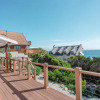 Отель Oceanfront bungalow 3 br/2 ba, Wifi Fireplace: Guppy Huys, фото 3