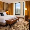 Отель The Peregrine Omaha Downtown, Curio Collection by Hilton, фото 6