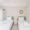 Отель Modern 3 Bedroom Home in Honor Oak Beside Nature Reserve, фото 16