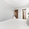 Отель Bright Spacious Apt, Comfy King Bed, 5 Location, фото 9
