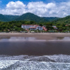 Отель Ground Floor Unit in Beautiful Beachfront Complex, фото 9